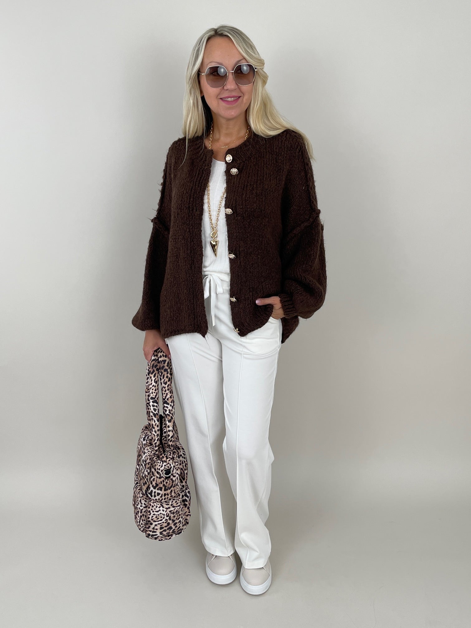 Cardigan Goldknöpfe in Mokka Artikel 6258