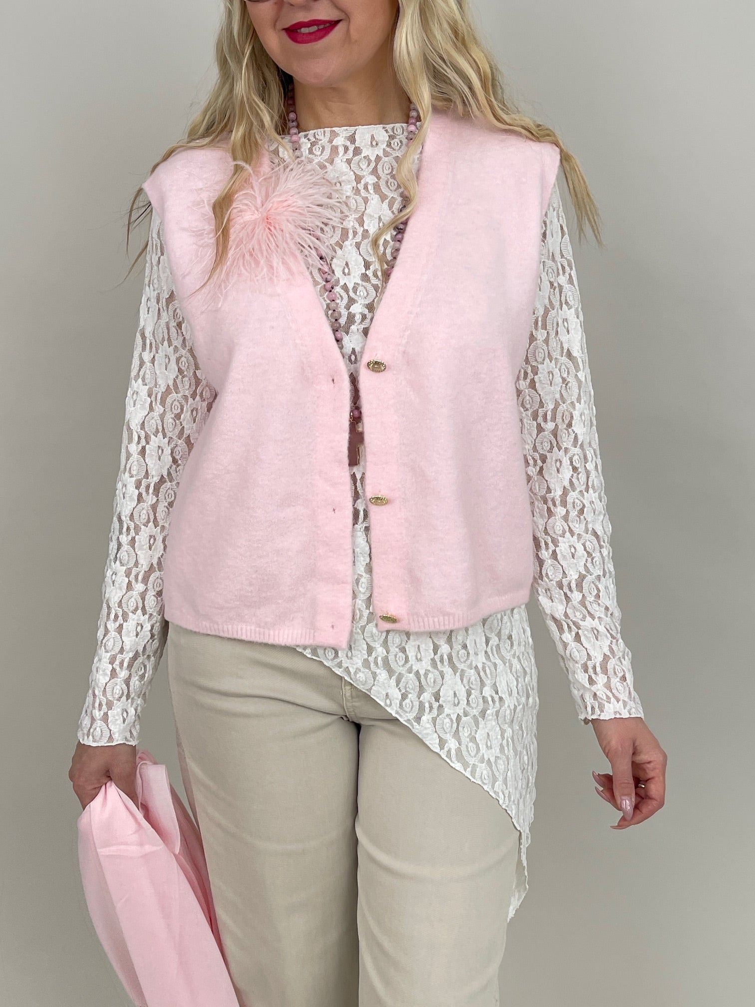Strickweste mit goldfarbenen Knöpfen in Rosa Art. 6735
