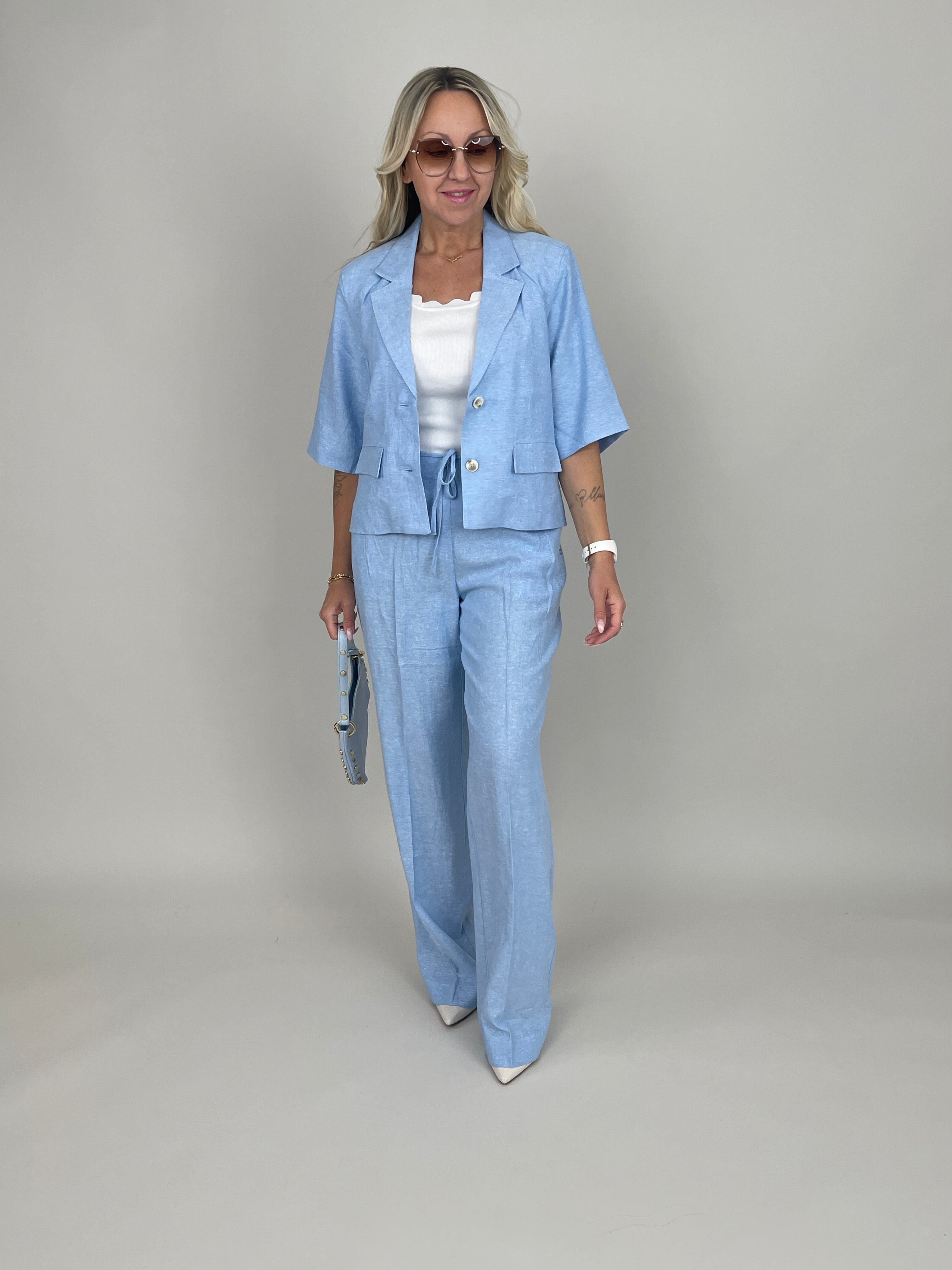 Kurzer Blazer Leinen in Hellblau