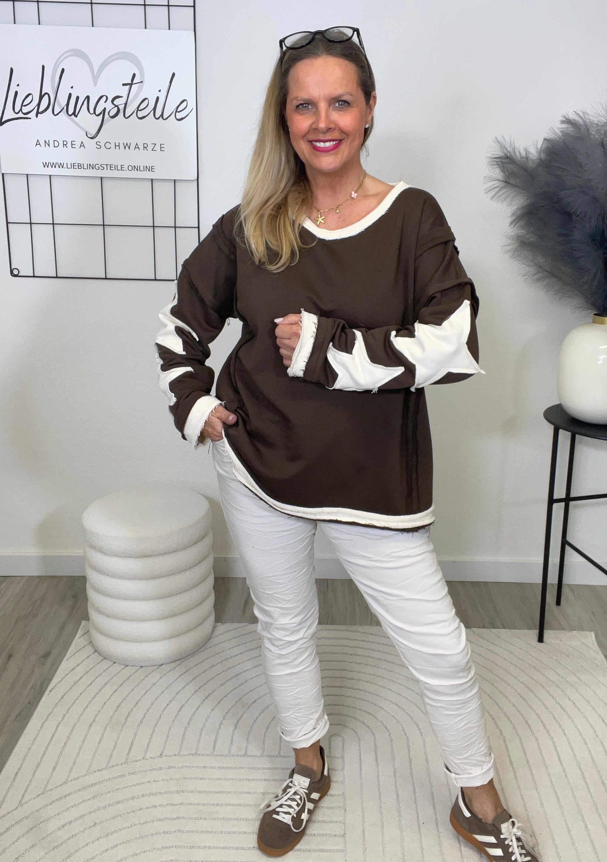 Sweatshirt Sterne-Details in Mokka