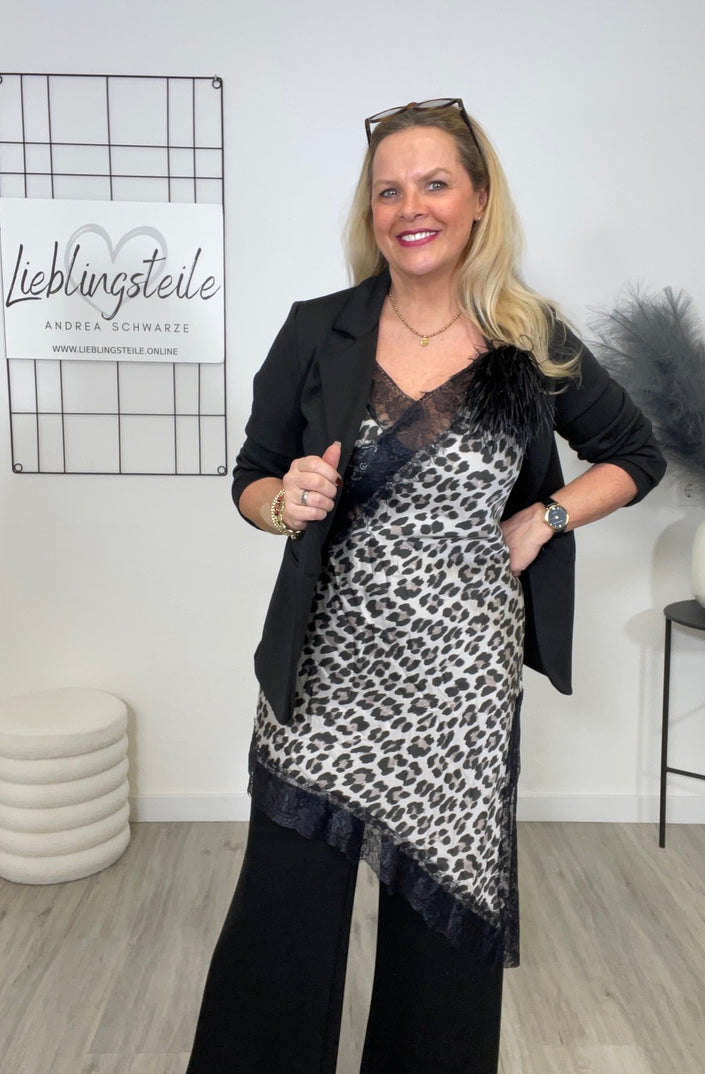 Satin Longtop A-symmetrisch mit Spitzen-Details in Creme Artikel 6600