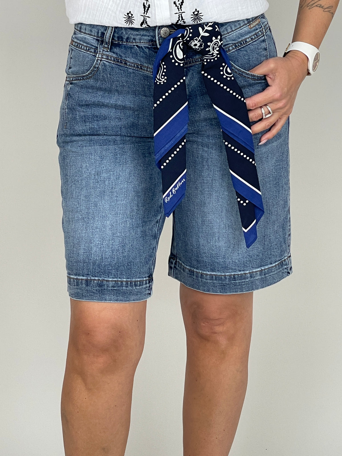 Jeans-Shorts mit Tuch