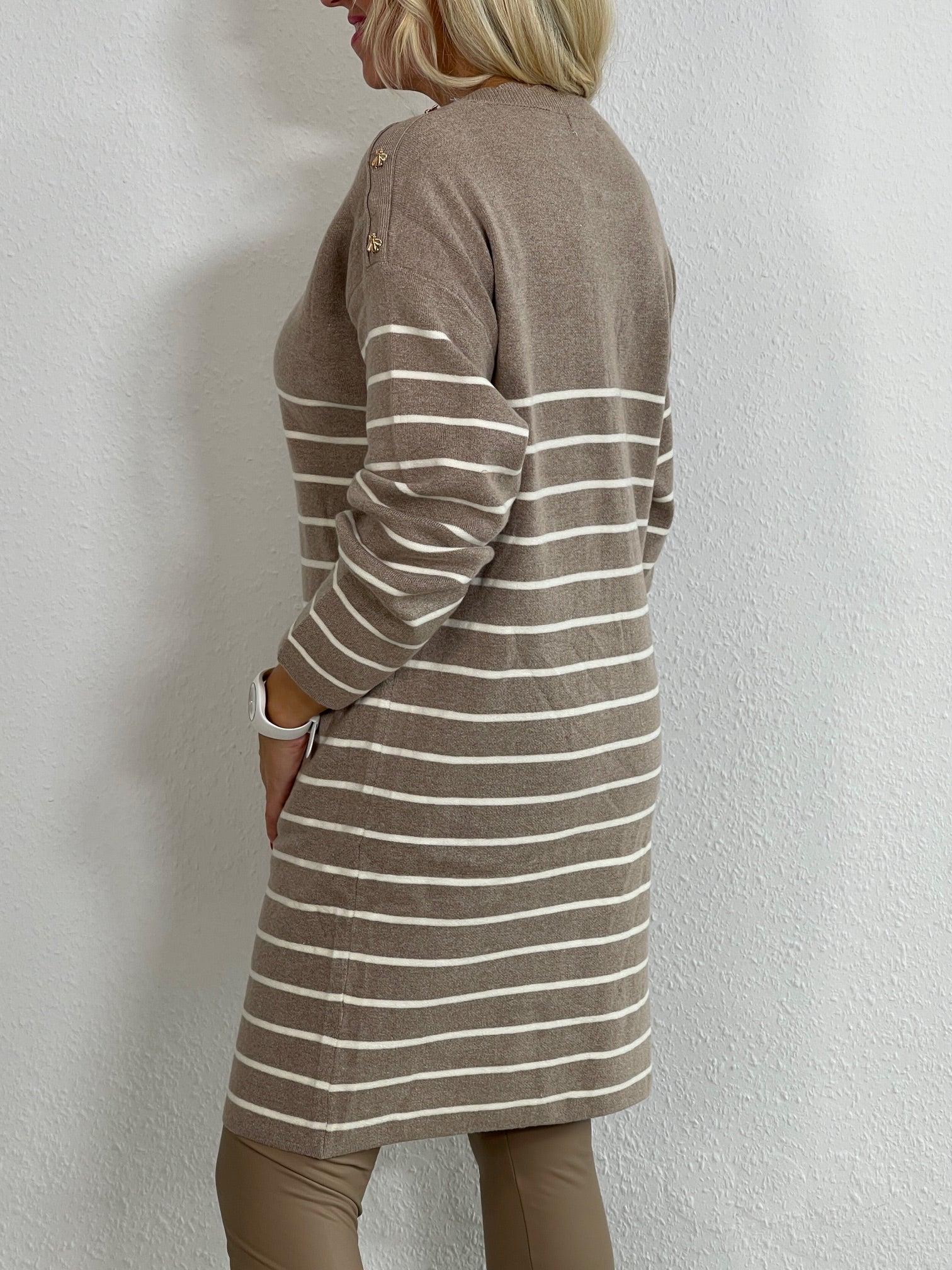 Strickkleid mit Streifen in versch. Farben