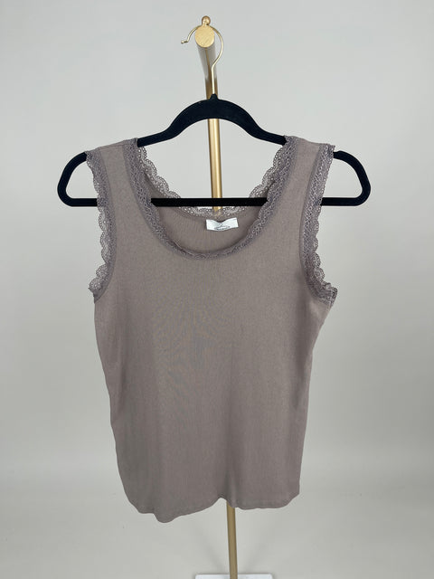 Top mit Spitze in versch. Farben