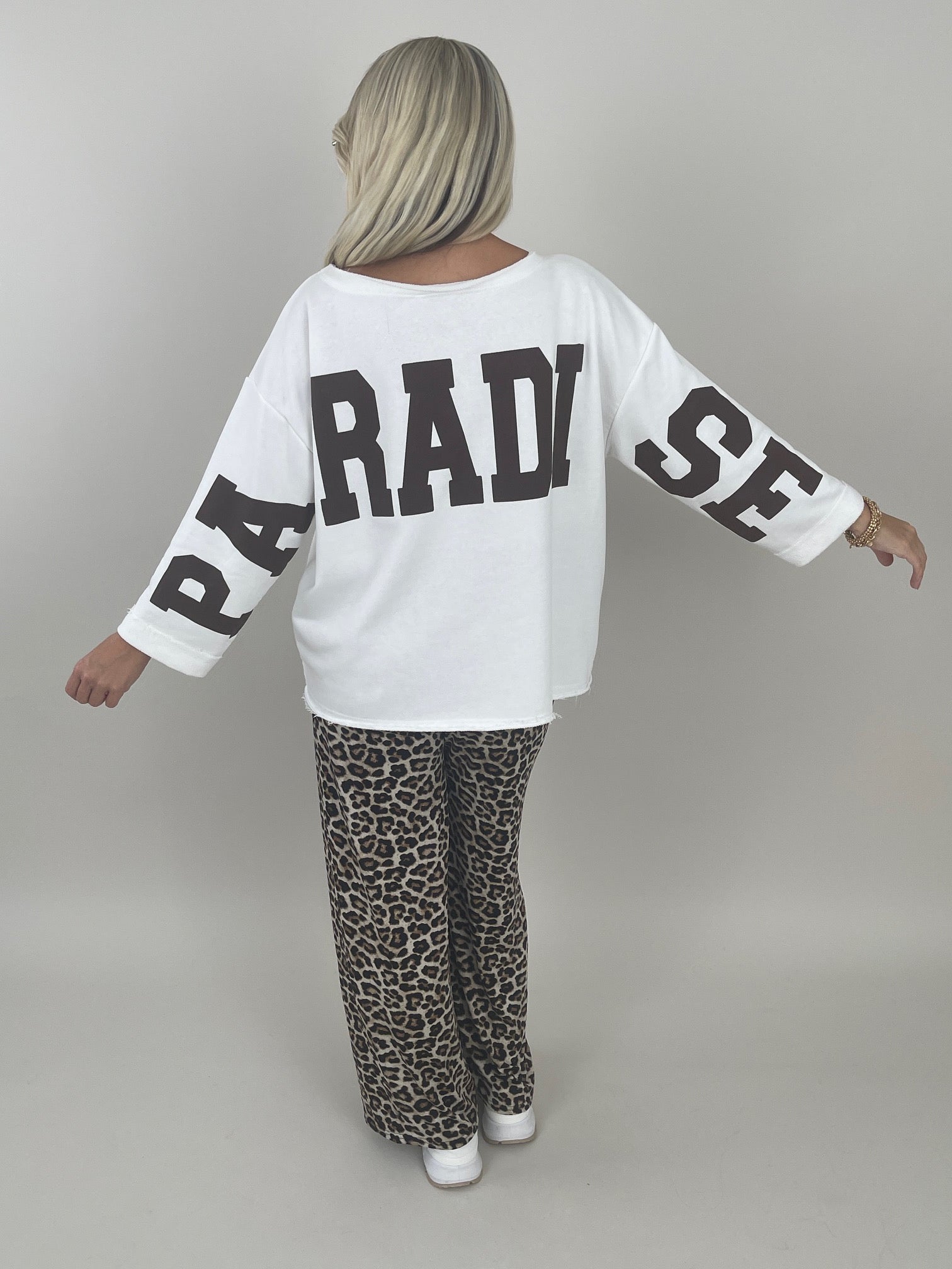 Sweatshirt mit Schriftzug im Rücken in Weiß Artikel 6273