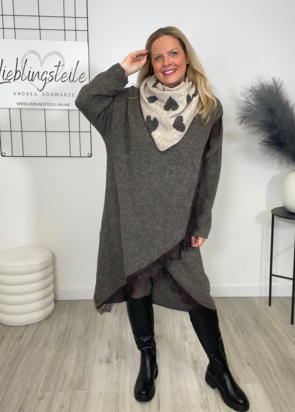 Strickkleid Wickeloptik in Taupe