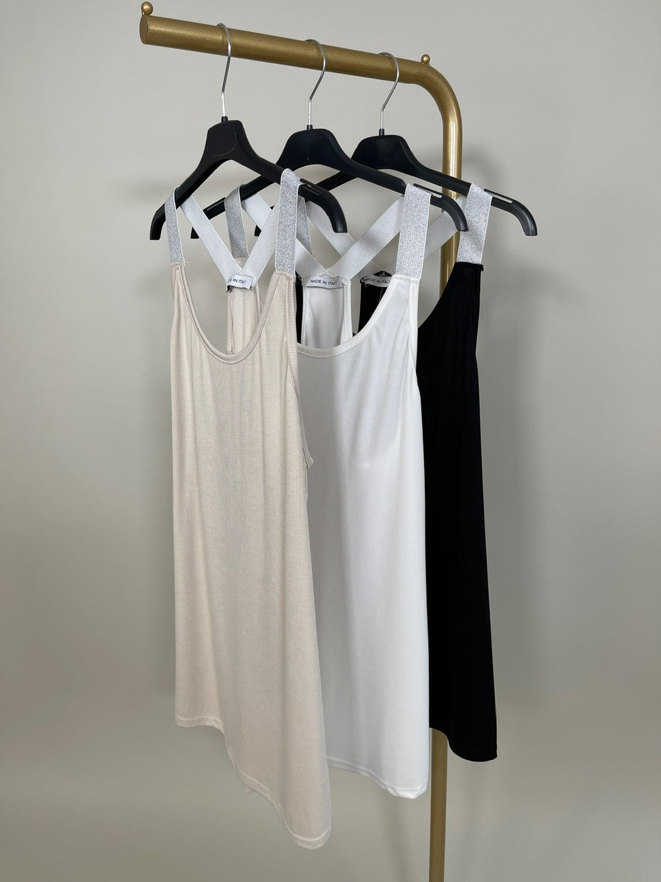 Tanktop mit Glitzerträgern in versch. Farben Artikel 5884