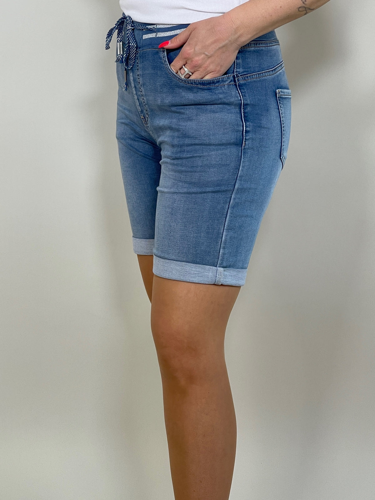 Shorts im Jogpants-Style in Blau