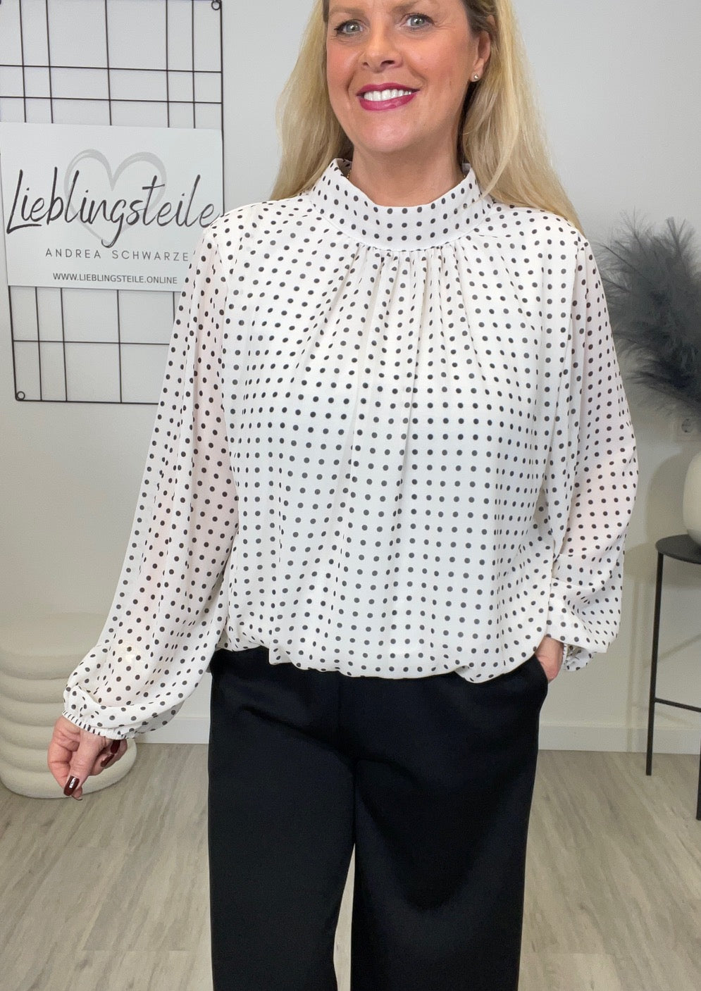 Bluse Punkte in Weiß Artikel 6644