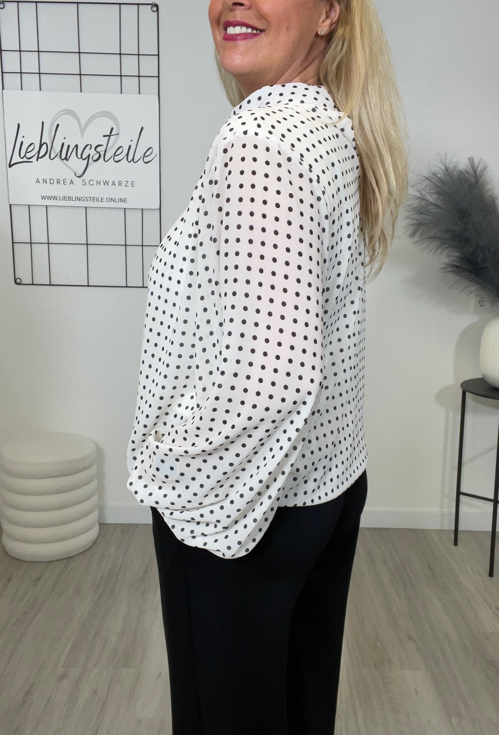 Bluse Punkte in Weiß Artikel 6644