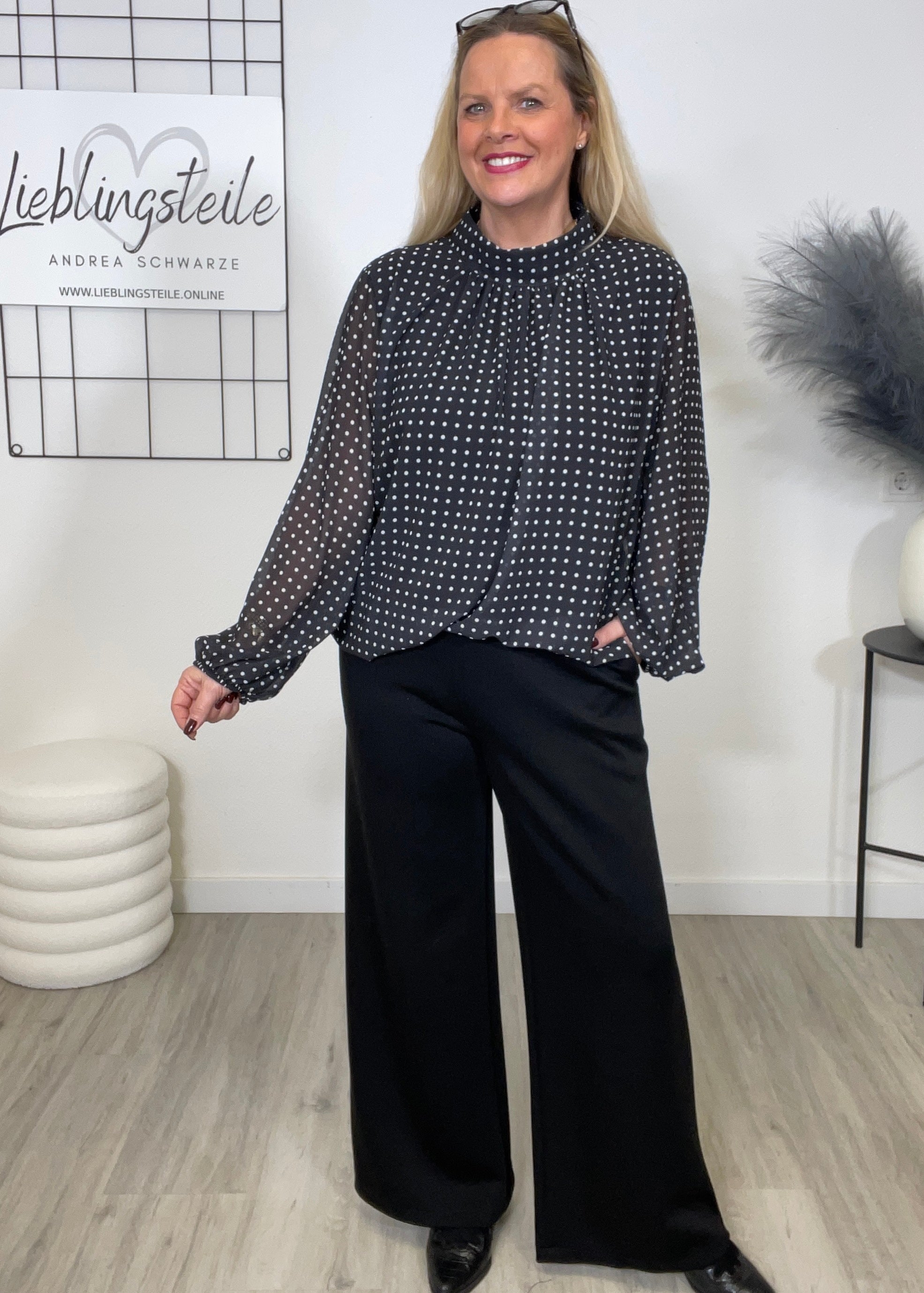 Bluse Punkte in Schwarz Artikel 6645