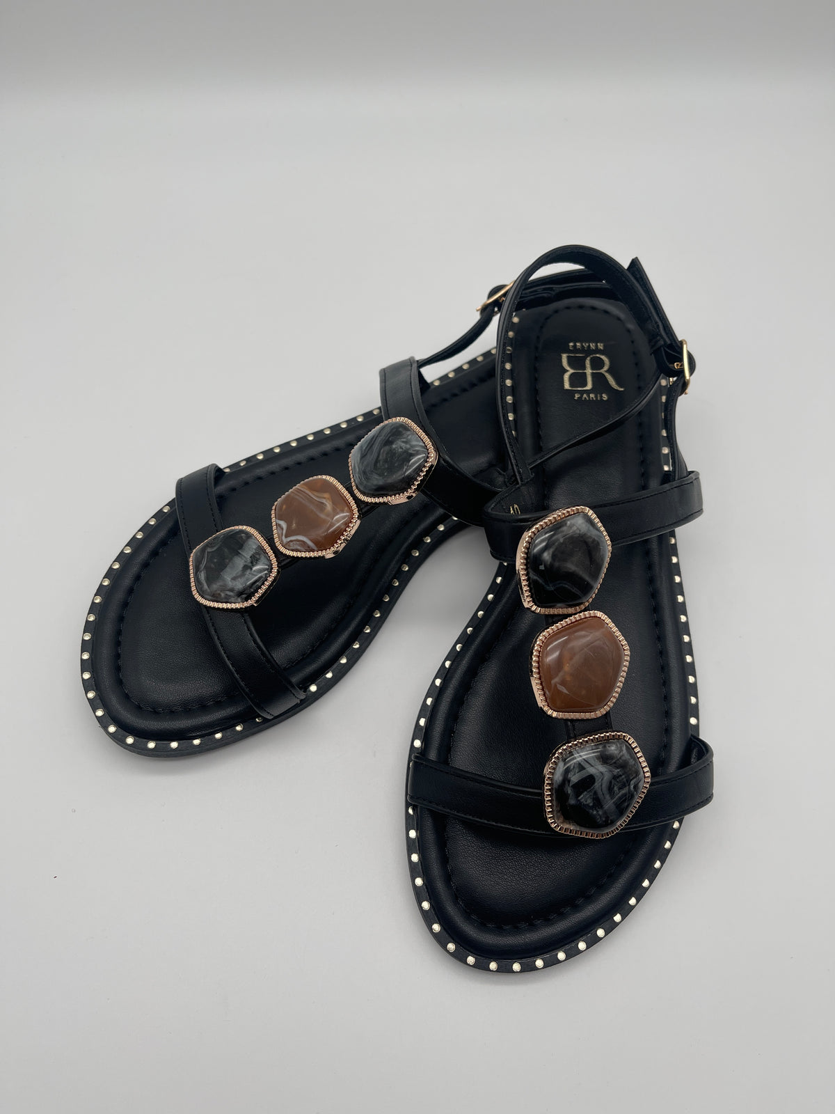 Sandalen mit Steinen in Schwarz