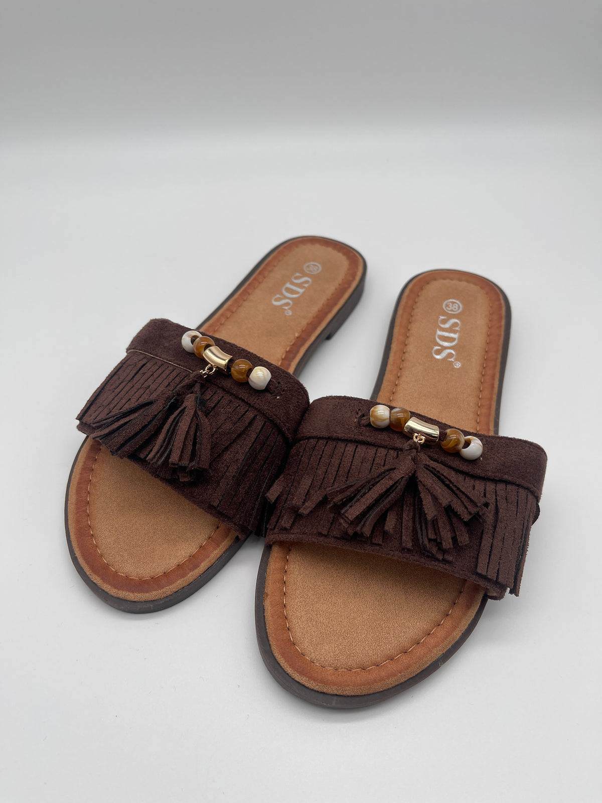 Sandalen mit Fransen in Mokka