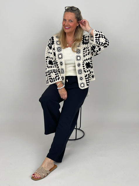 Boho Häkelcardigan in Creme/Schwarz