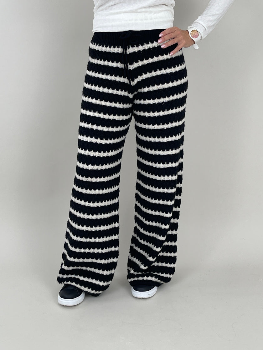 Marlenehose Grobstrick Streifen in Schwarz/Creme Art. 6293