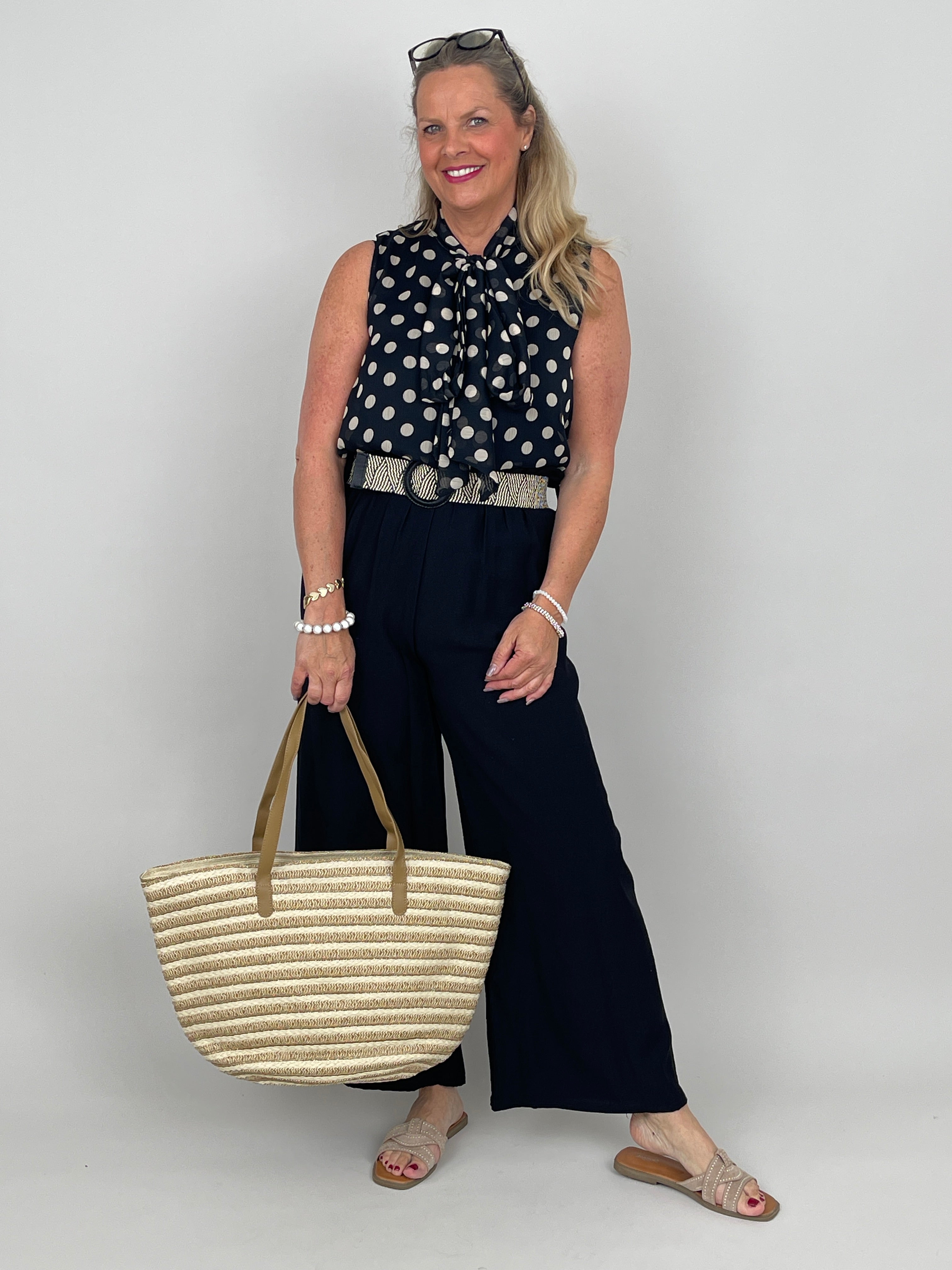 Culotte mit Gürtel in Schwarz