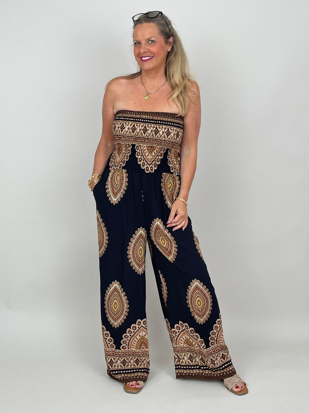 Overall mit Ethno-Print in Schwarz