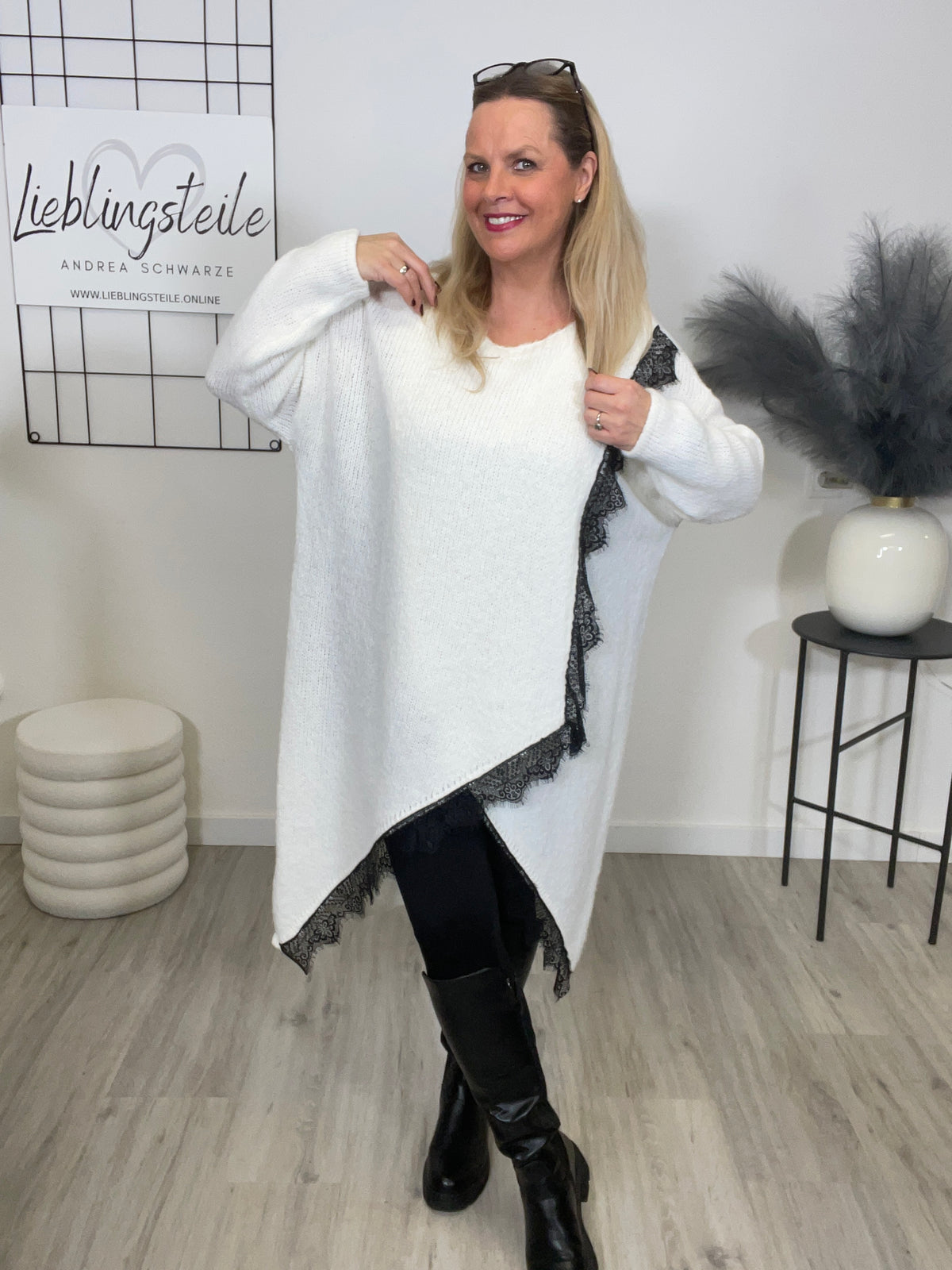 Strickkleid Wickeloptik in Offwhite