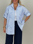 Bluse mit 3D-Blütenstickerei in Blau