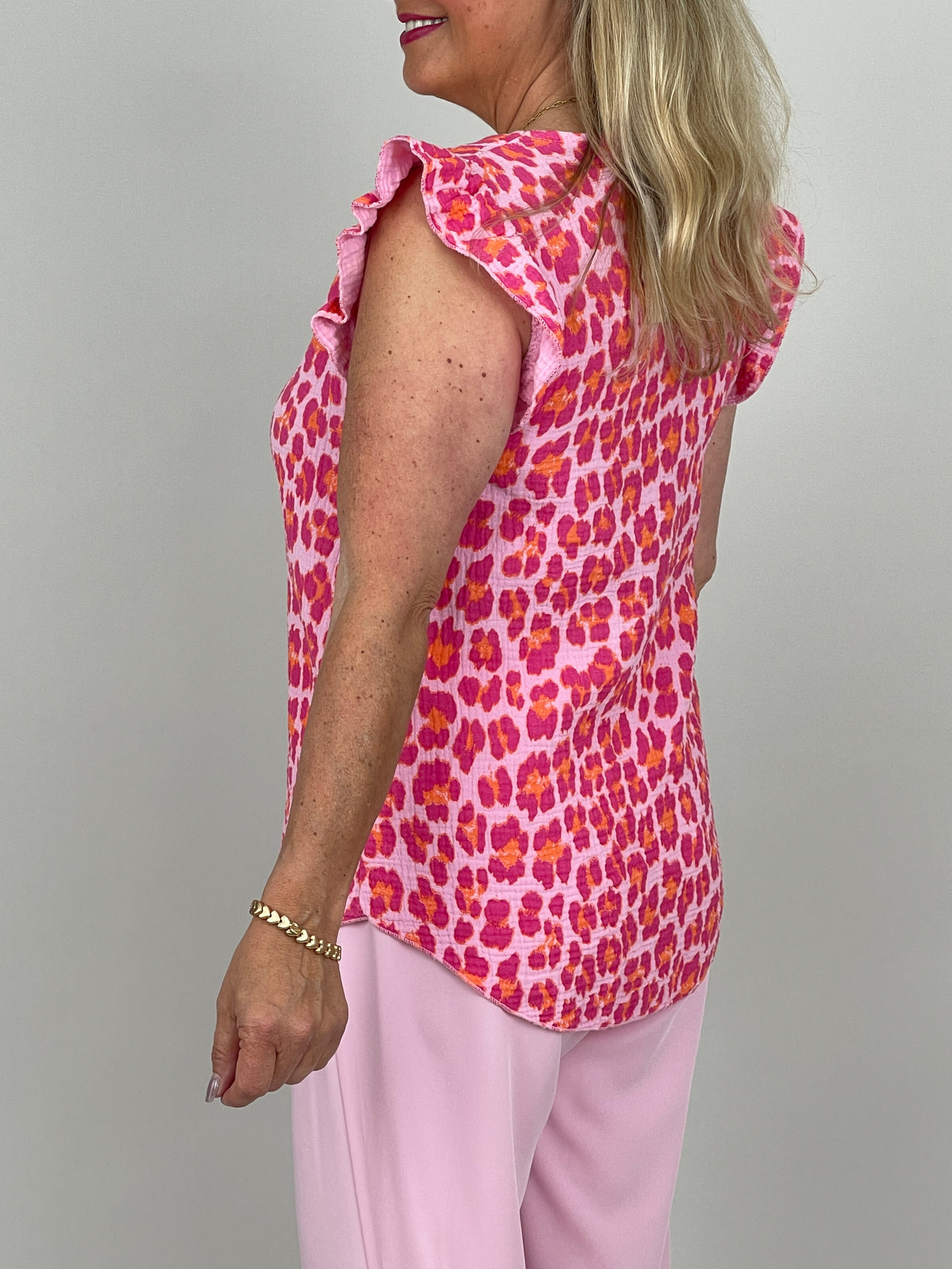 Top Musselin Leo-Print in Pink