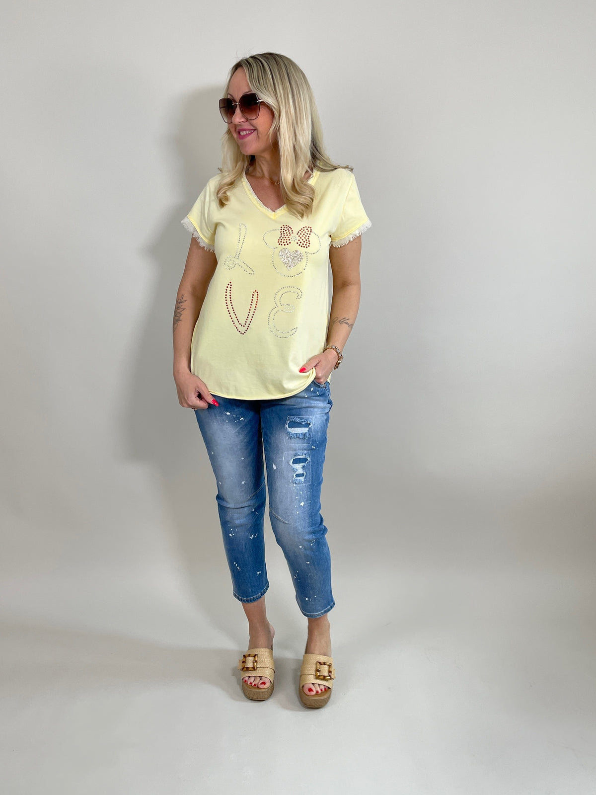 T-Shirt mit Steinchen und Glitzerdruck in versch. Farben
