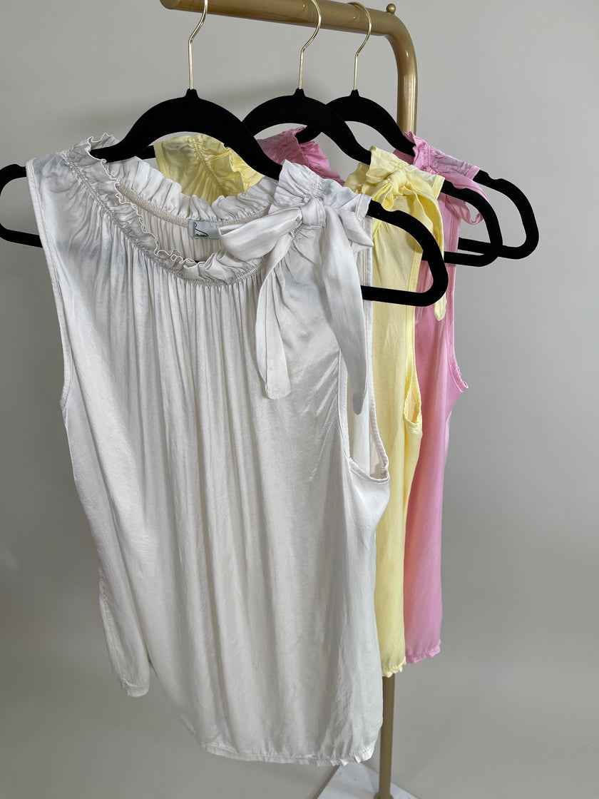 Top Satin-Optik mit Schleife in versch. Farben Artikel 5912