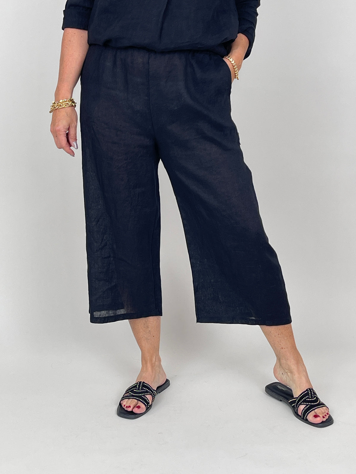 Kurze Culotte Leinen in Schwarz