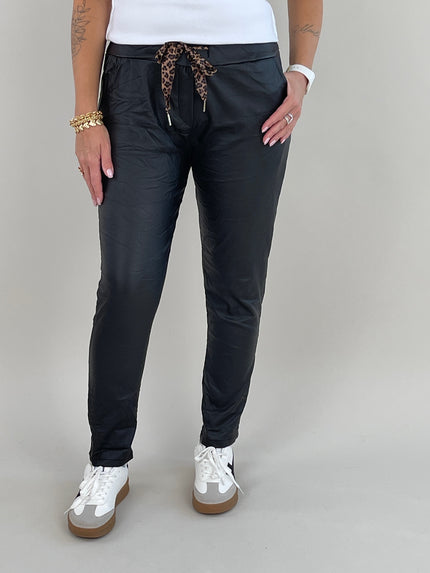 Jogpants Lederoptik Leokordel in Schwarz Artikel 6290