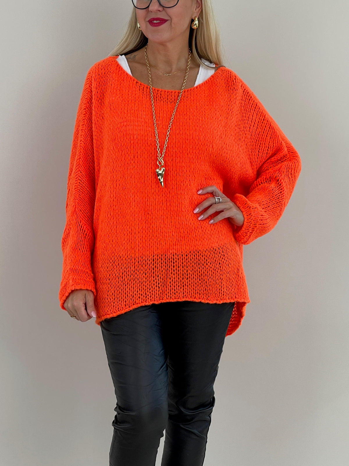 Pullover Soft  vorne kürzer in versch. Farben Artikel 5329