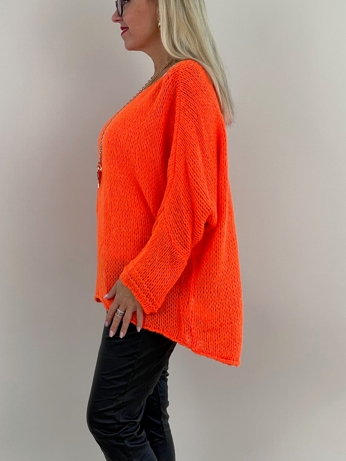 Pullover Soft  vorne kürzer in versch. Farben Artikel 5329