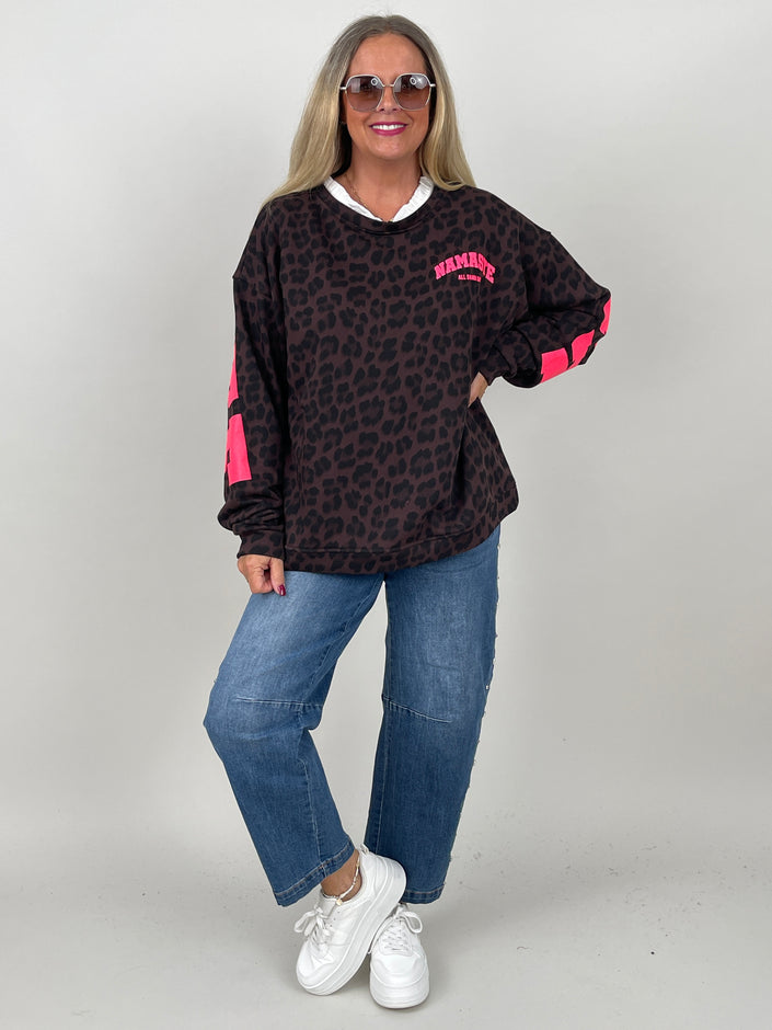 Sweatshirt mit Statement-Print in Leo/Mokka