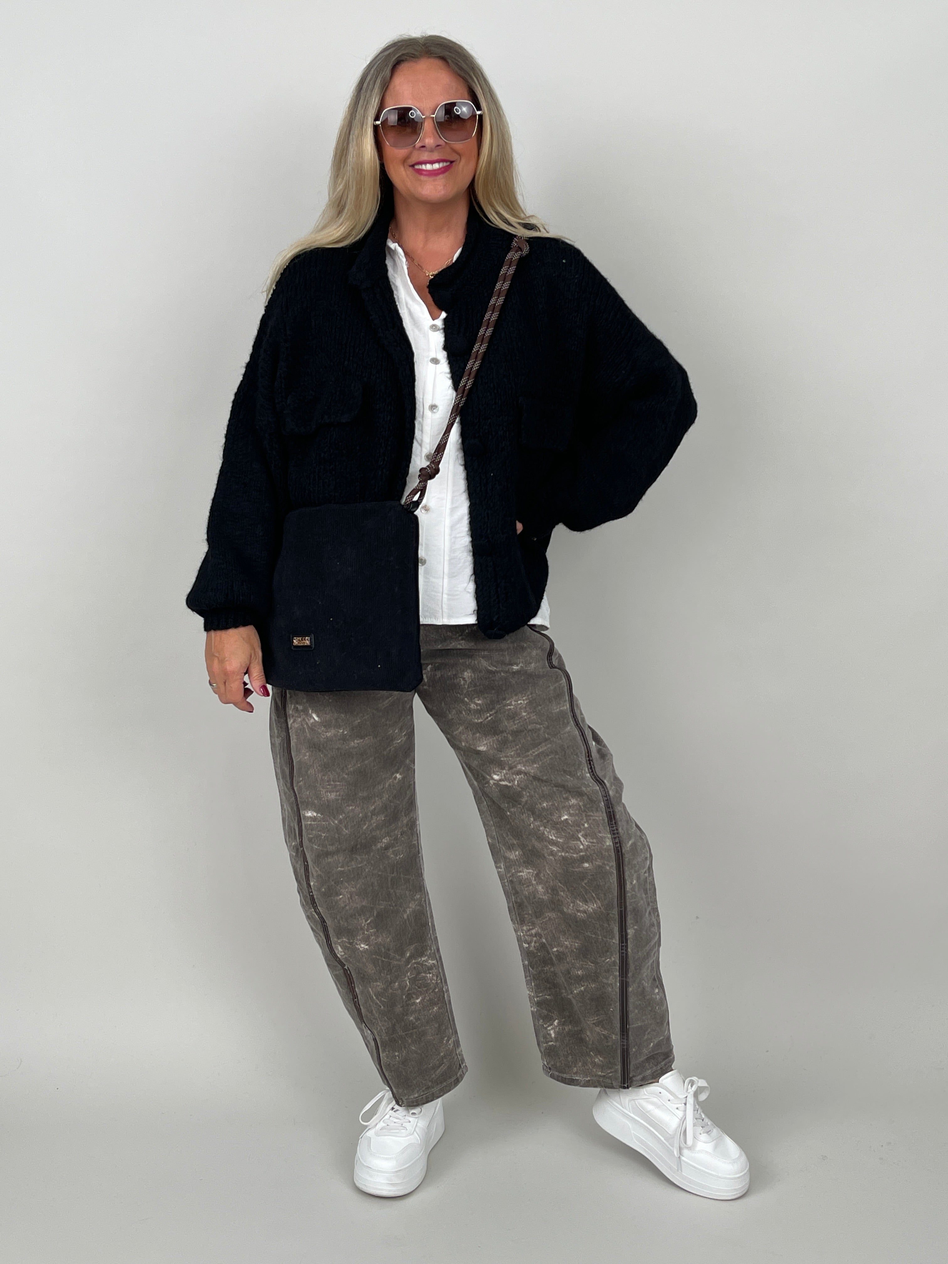 Cardigan mit Taschen in Schwarz