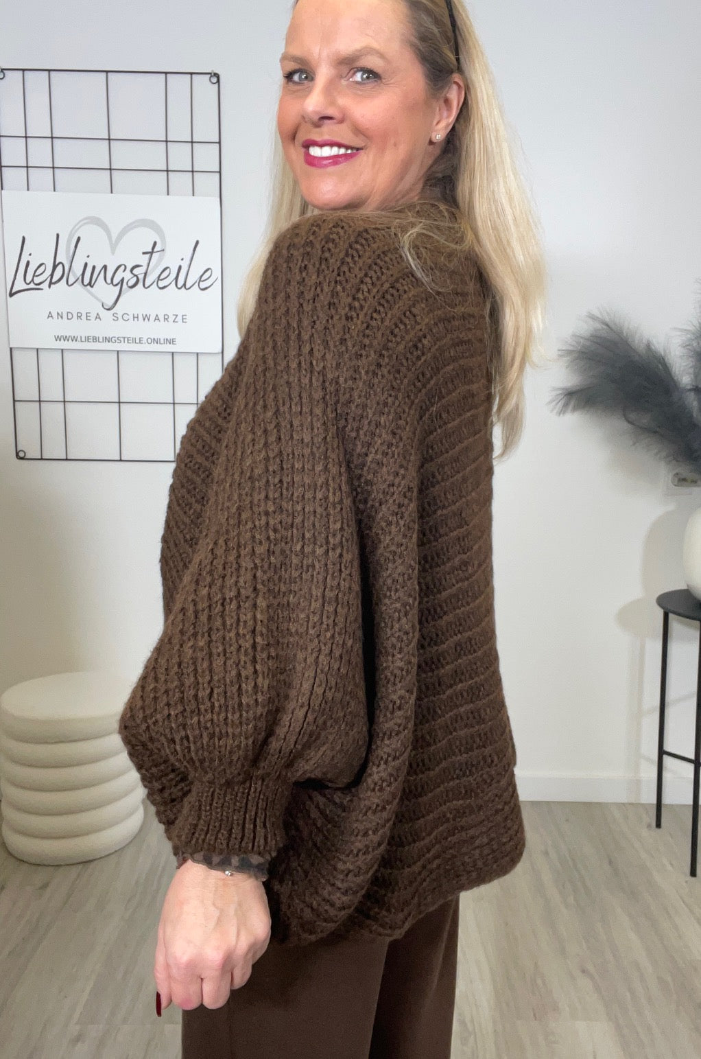 Strickpullover/Poncho in Mokka Artikel 6661