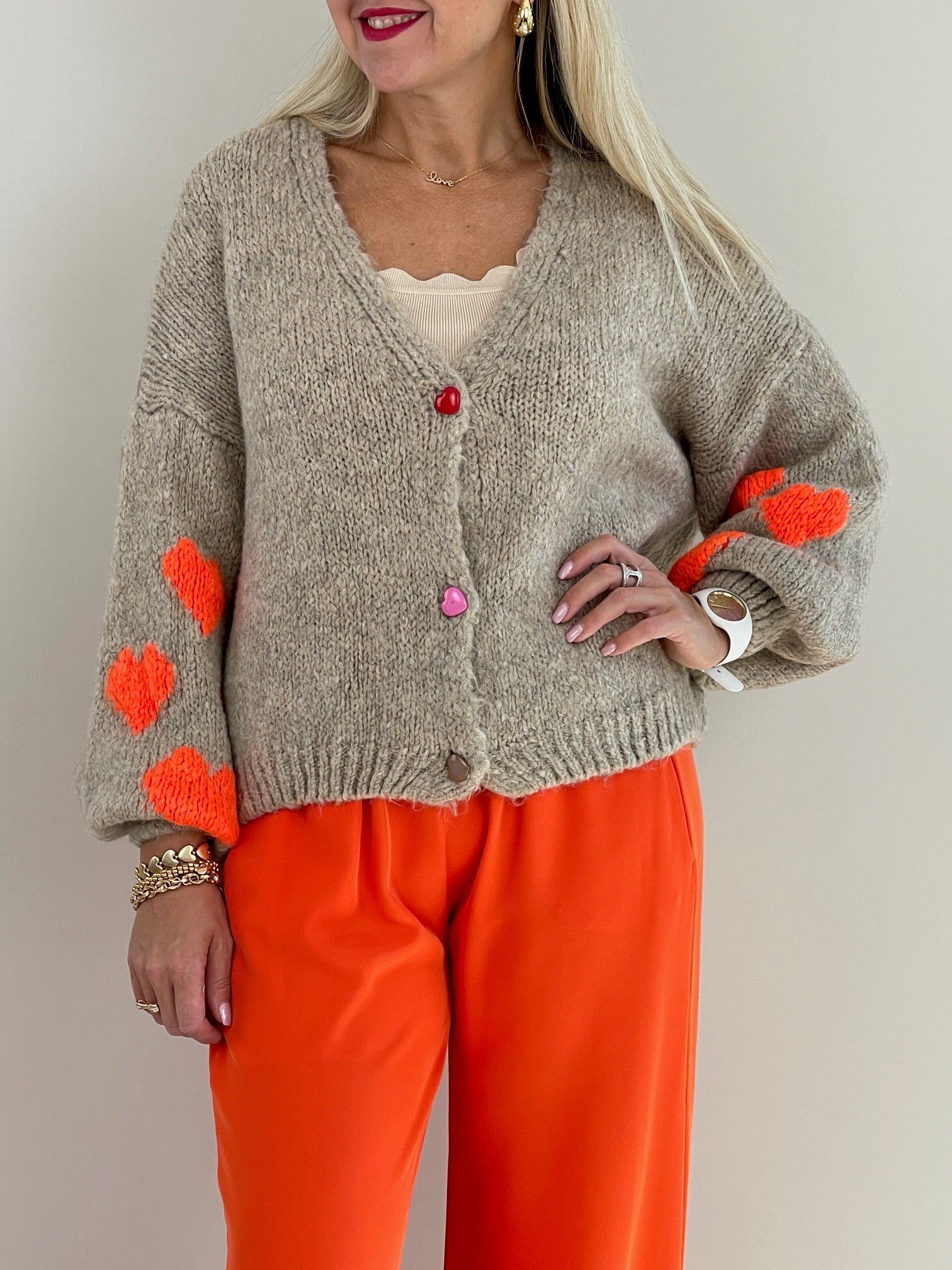 Cardigan Herzen in Taupe Artikel 6304