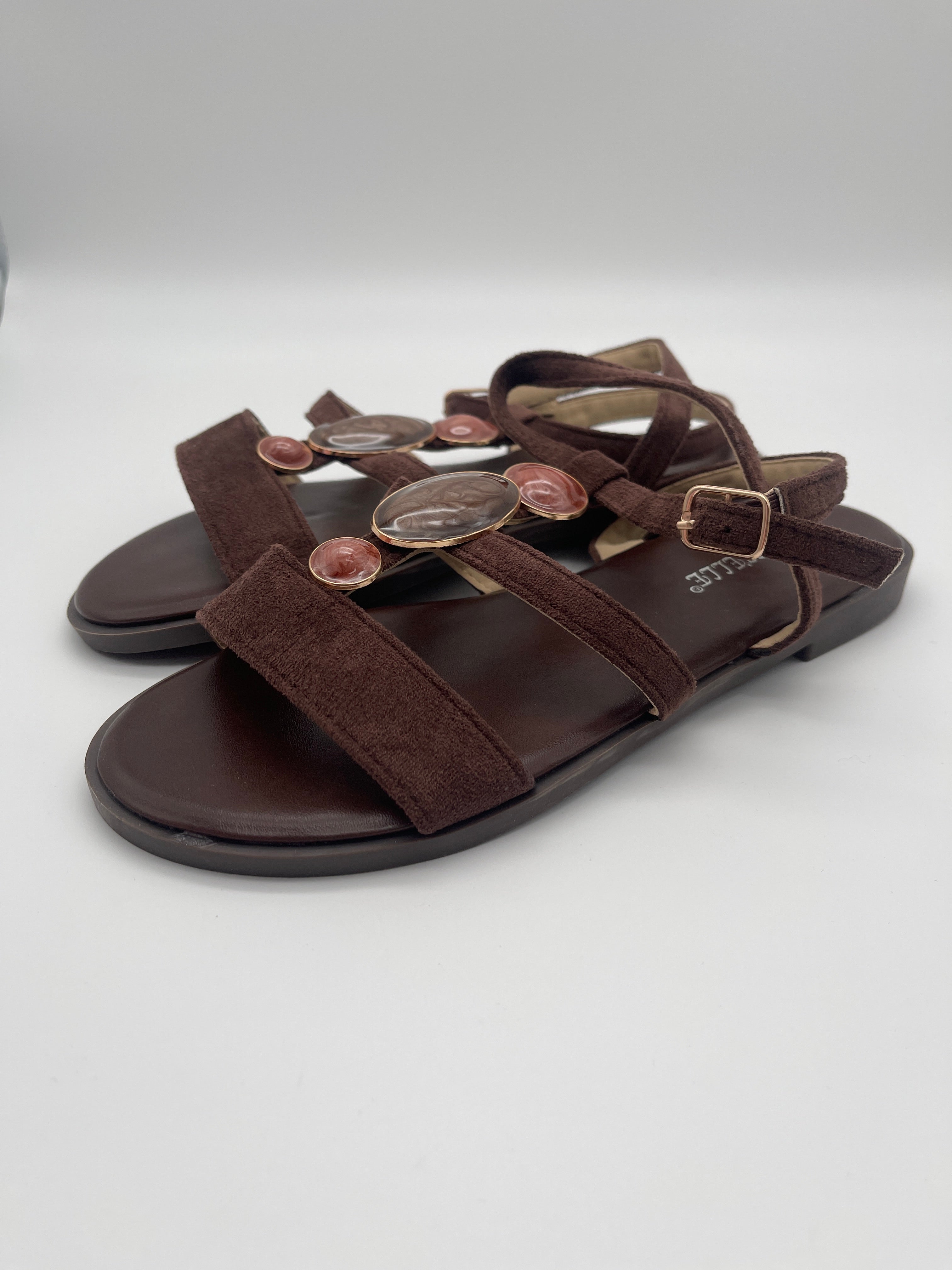 Sandalen mit Steinen in Mokka