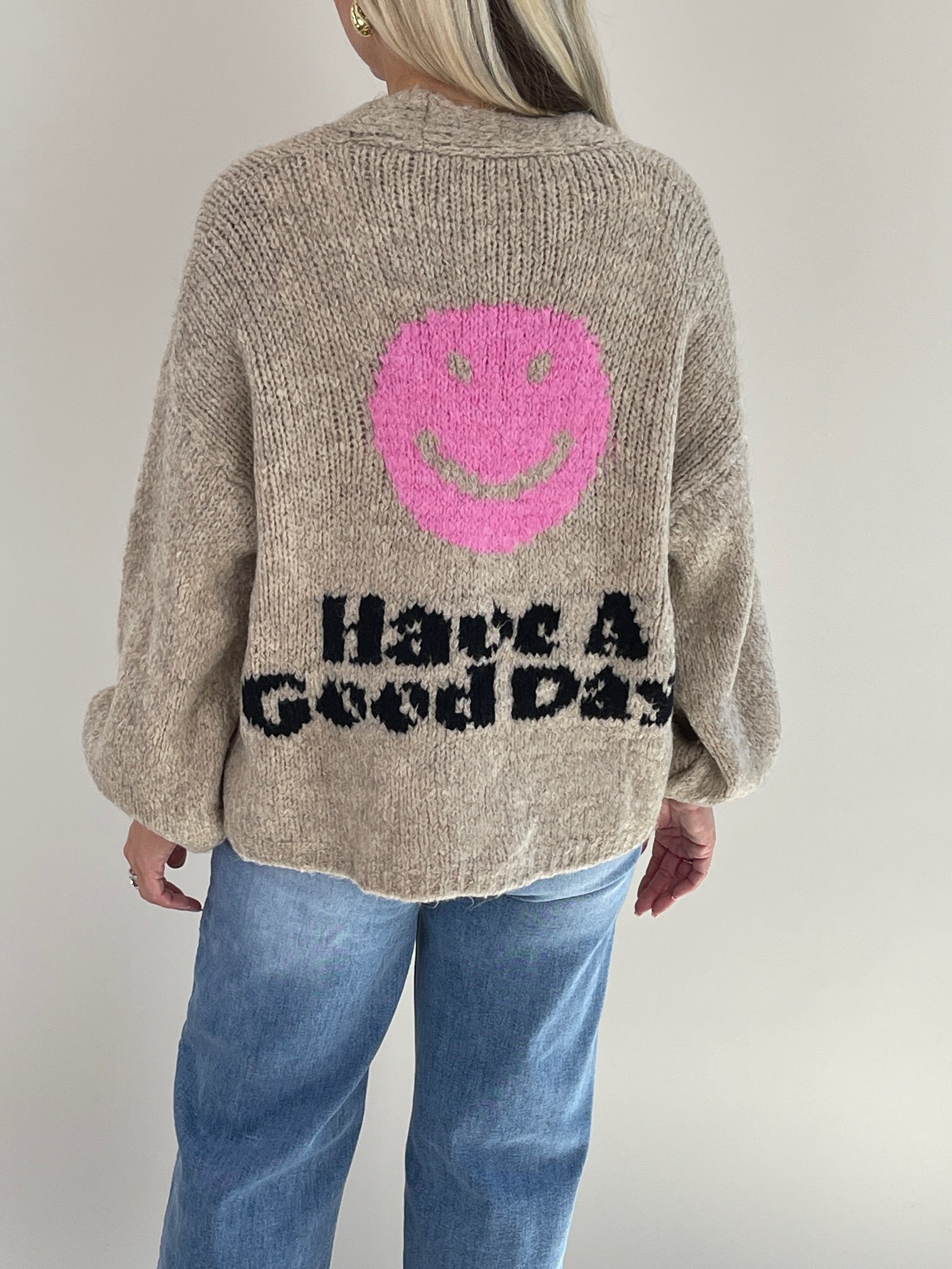 Cardigan Smiley in Taupe Artikel 6310
