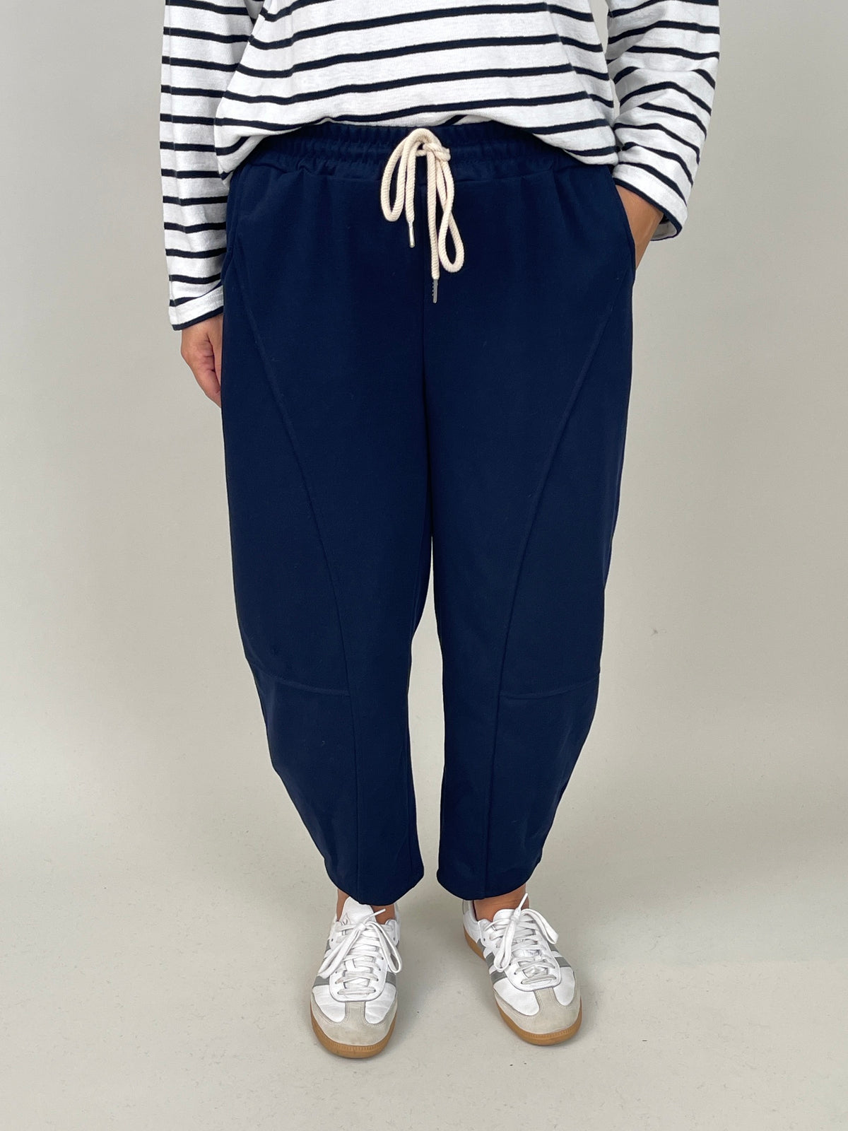 Jogpants Ballon-Schnitt in Marine