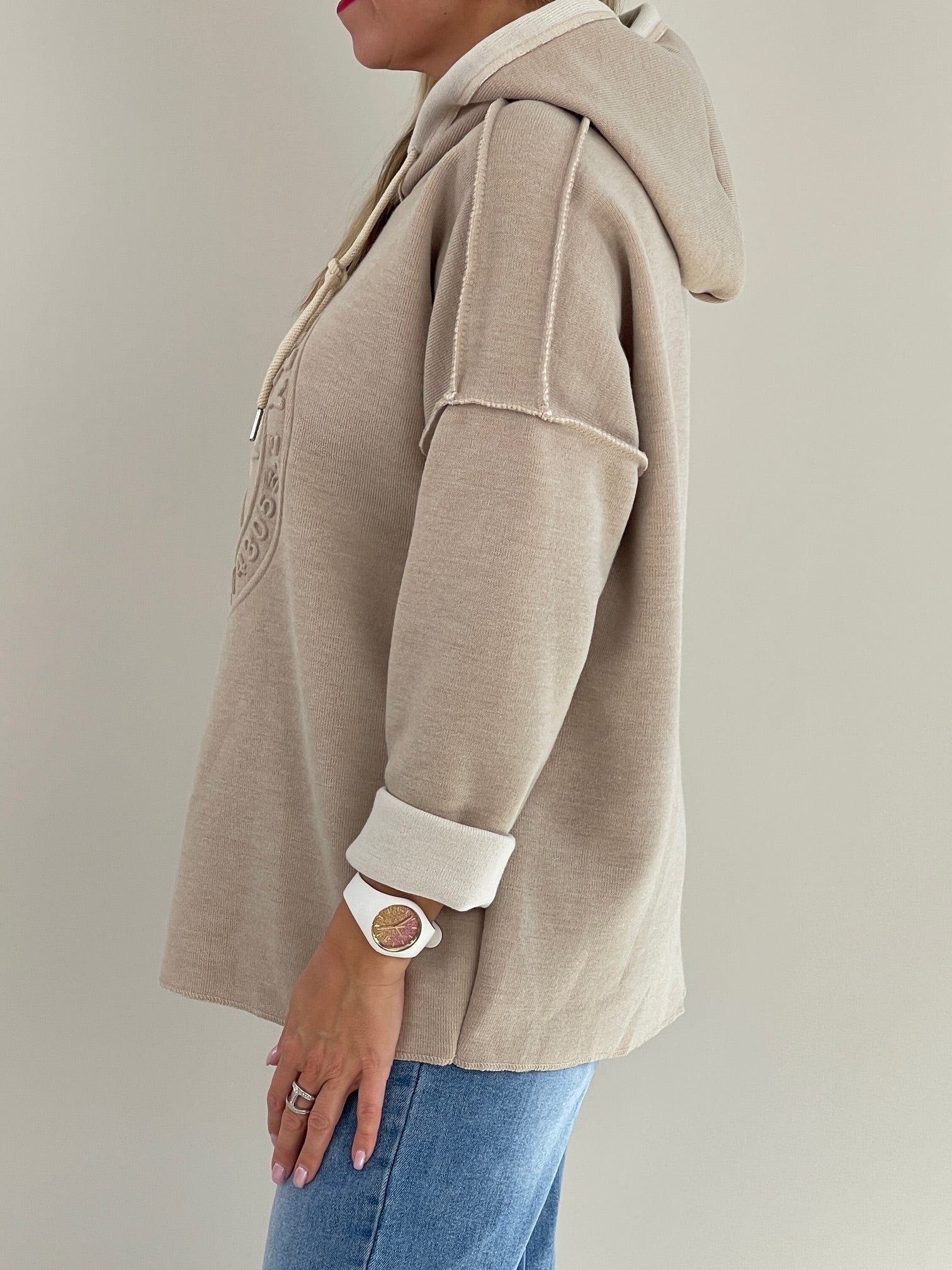 Hoodie Feinstrick 3D Schrift in Taupe Artikel 6301