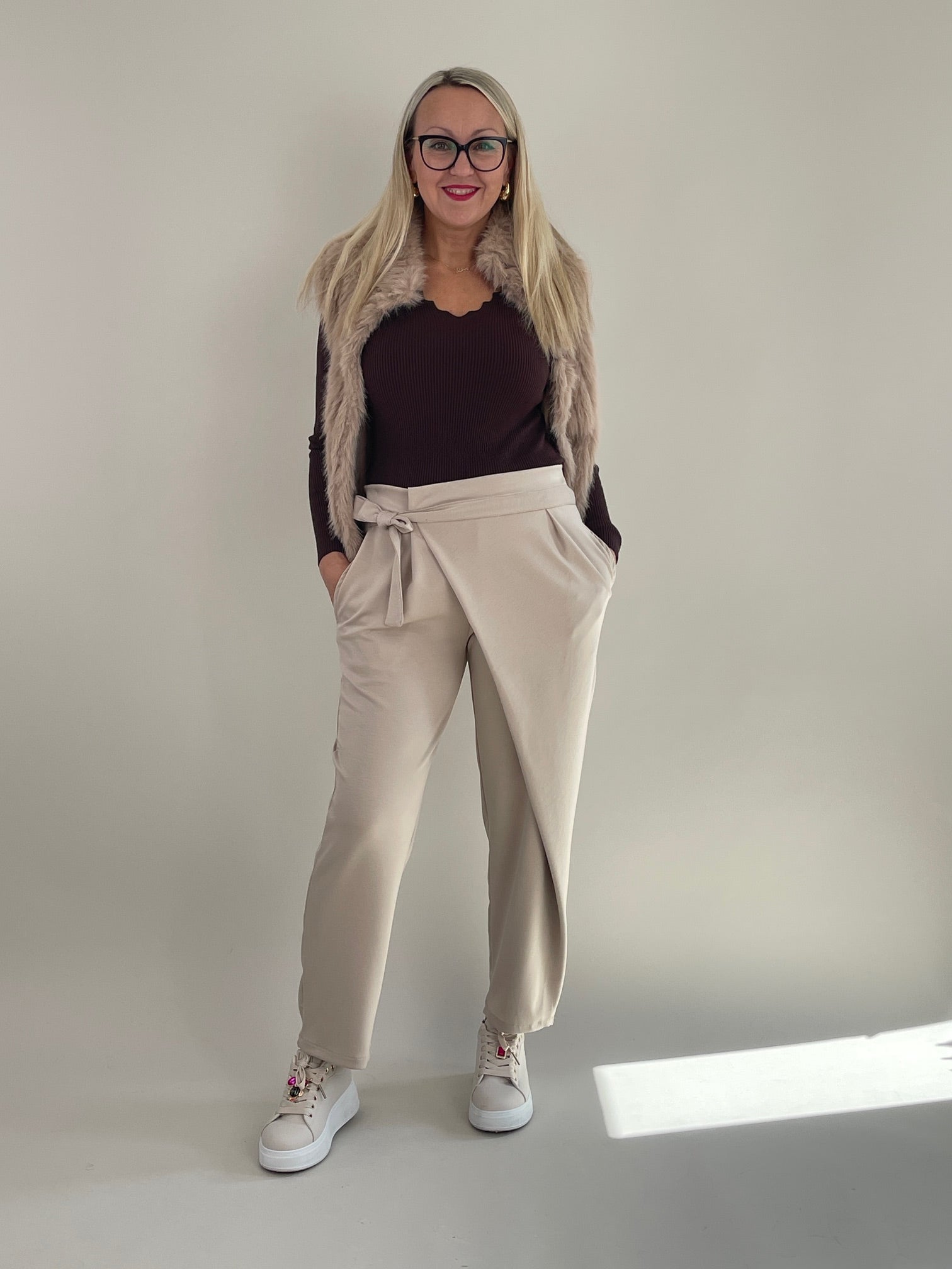 Hose mit Bindedetail in Beige Art. 6315