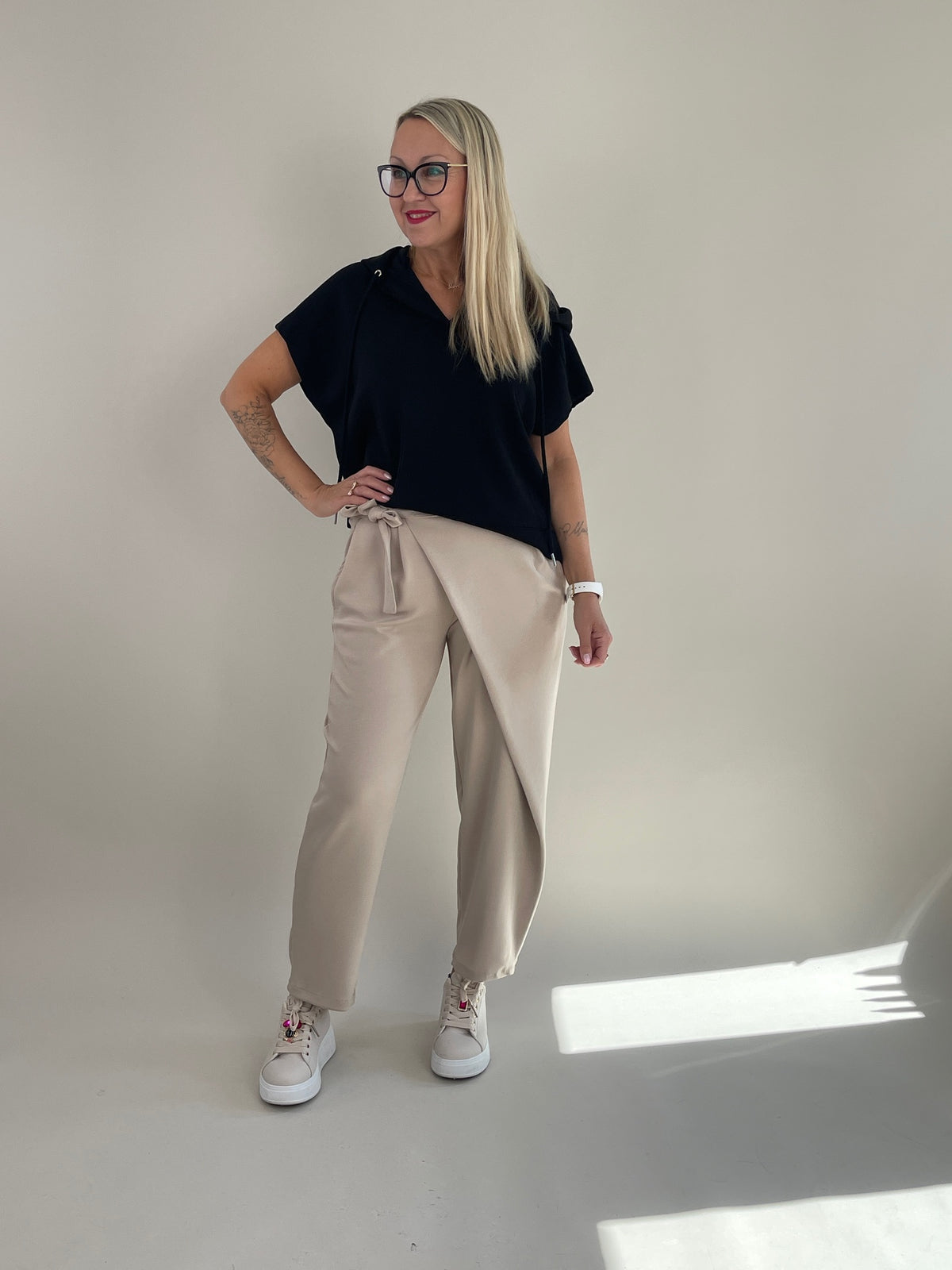 Hose mit Bindedetail in Beige