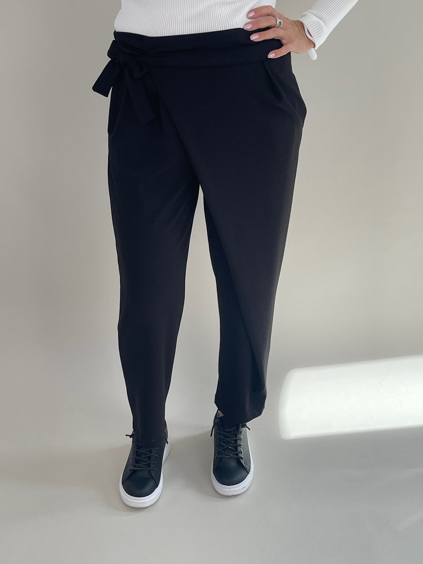 Hose mit Bindedetail in Schwarz Art. 6316