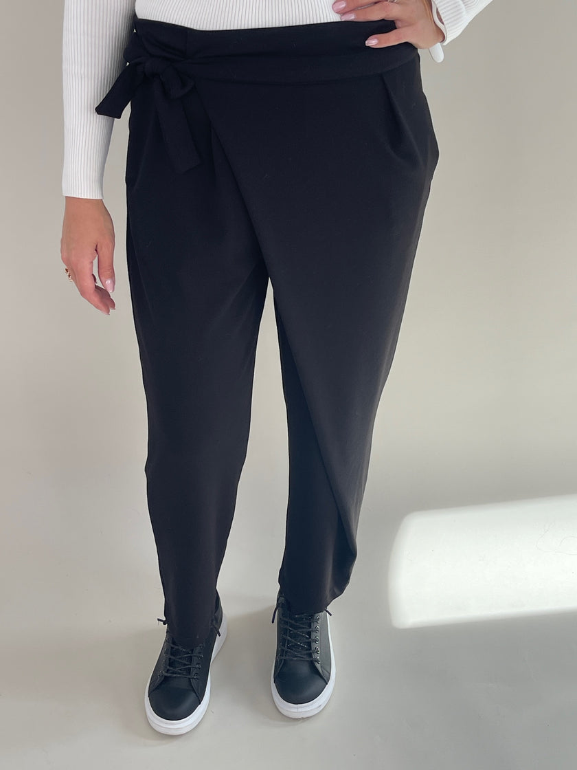 Hose mit Bindedetail in Schwarz Art. 6316