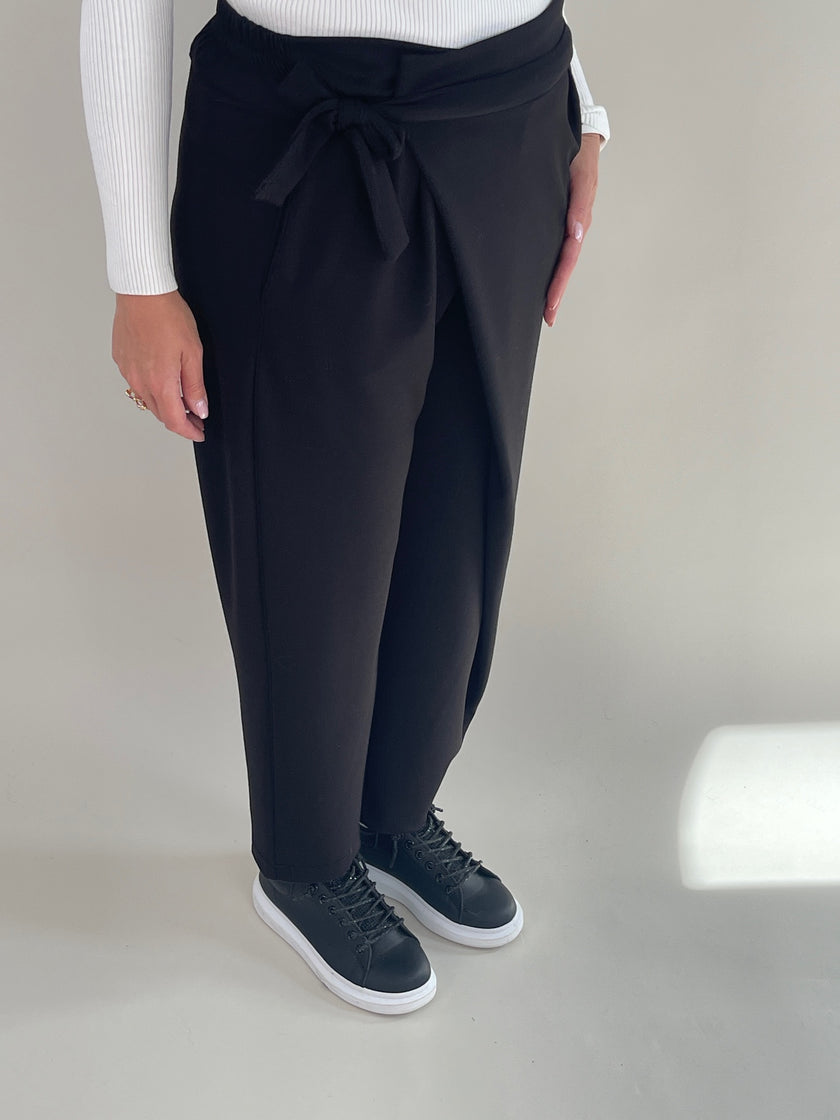 Hose mit Bindedetail in Schwarz Art. 6316