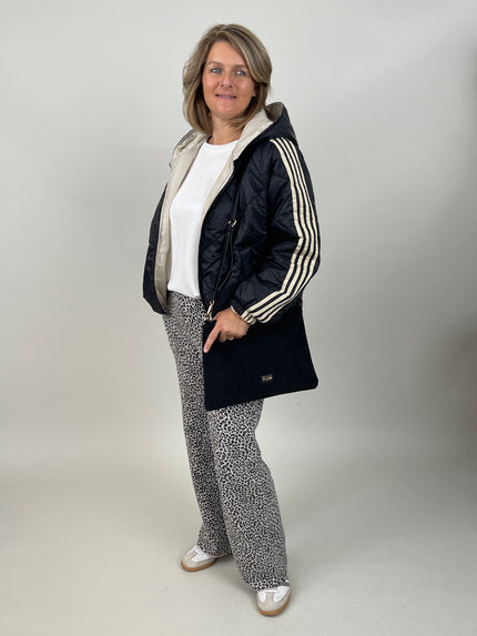 Steppjacke mit Streifen in Schwarz