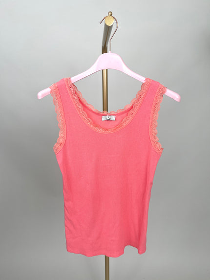 Top mit Spitze in versch. Farben