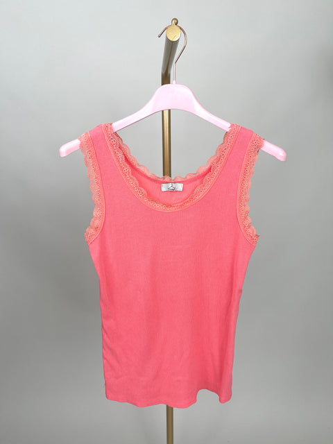 Top mit Spitze in versch. Farben