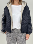 Steppjacke mit Streifen in Schwarz