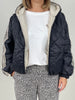 Steppjacke mit Streifen in Schwarz