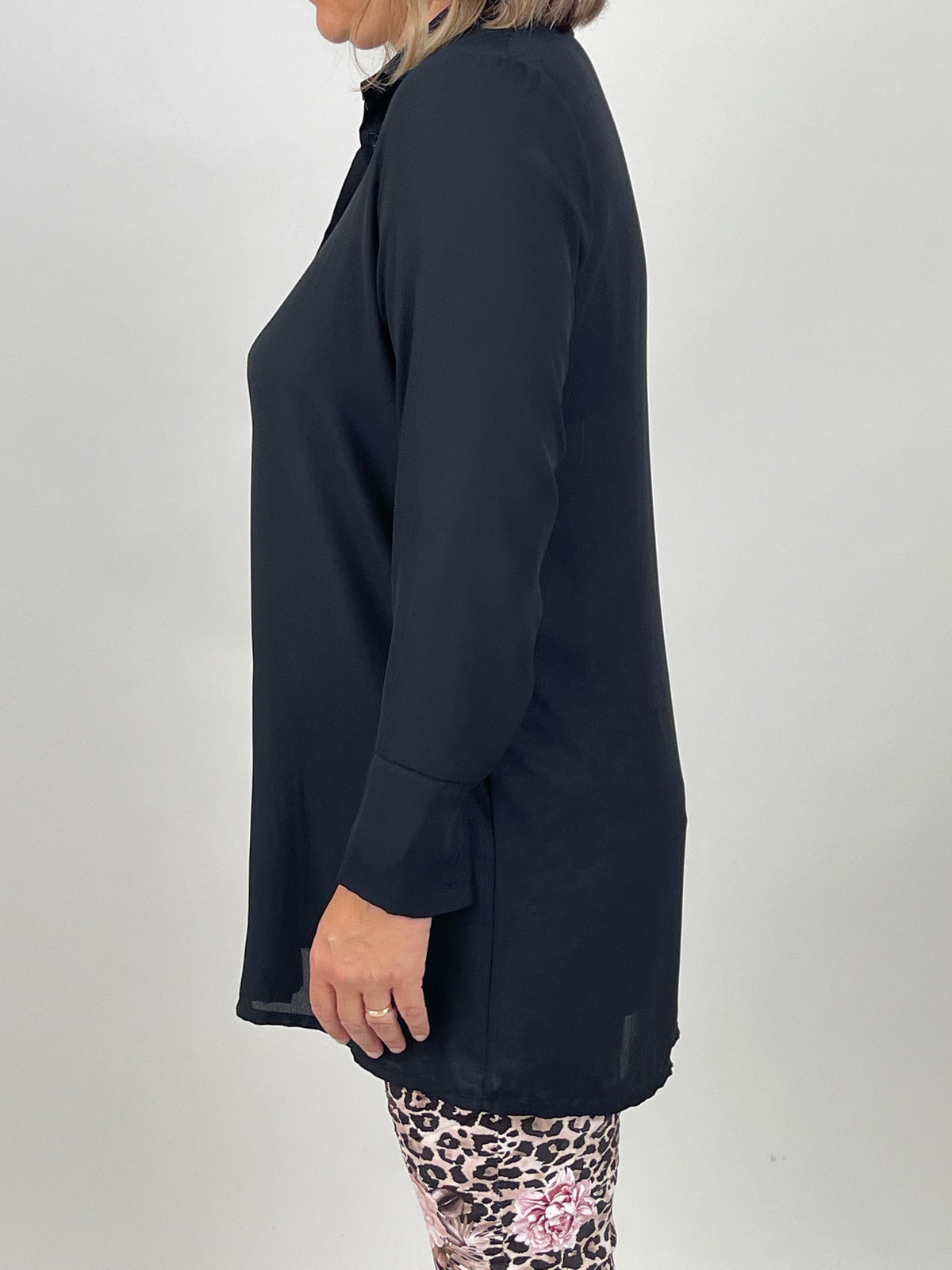 Lässige Longbluse in Schwarz