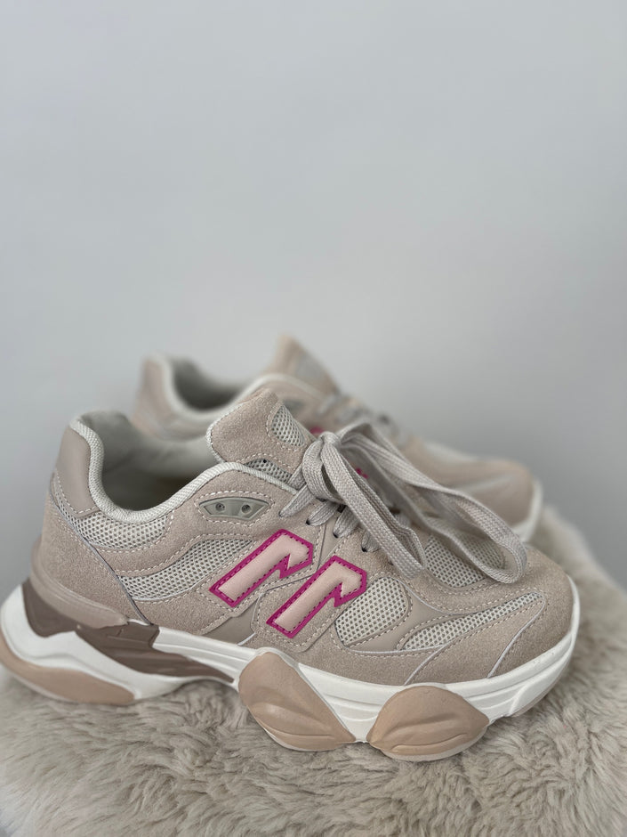 Sneaker Pinke Details in Beige
